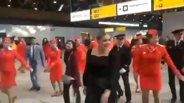 Флешмоб в московском аэропорту #moscowcity #2023 #танцы