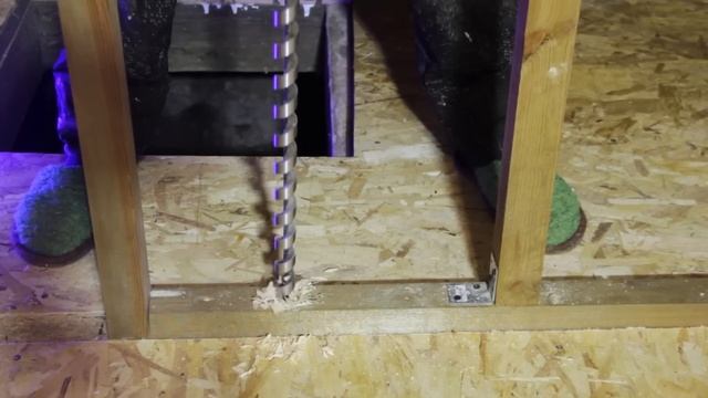 Теперь фонарик не нужен. Слишком много сантехники для деревенского дома. смотреть онлайн