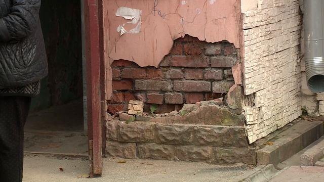 В 7 доме по проспекту Ленина в Ярославле жильцам попадают в квартиры по пристройке смотреть онлайн