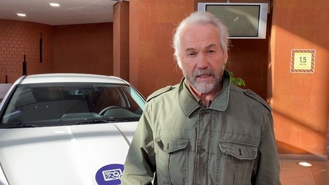 "Начиная от входа и до выхода, все люди очень приятные, очень приветливые, профессиональные!! смотреть онлайн