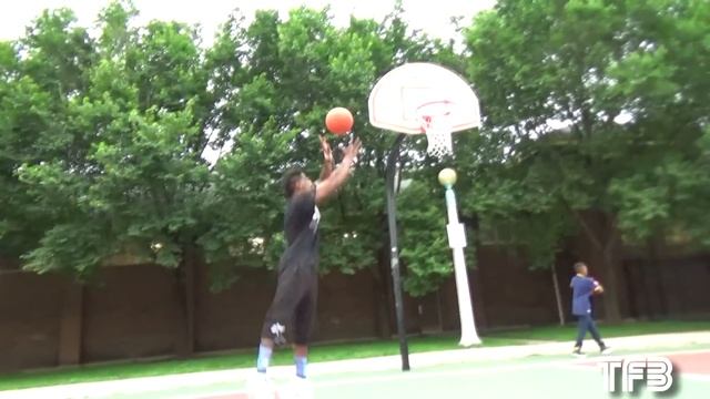 5'10" Issac White has a 55" Vertical Leap! Highest Jumper in the World! смотреть онлайн