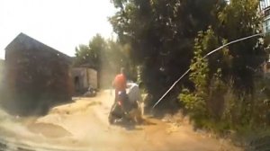 Пьяные на скутере