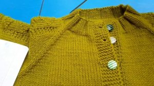 Вязание спицами. Кофточка на пуговицах для девочки (р. 128). Lookbook три образа на осень 2020.