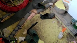 @0197 Использую клей-пену при монтаже термоотражающего слоя тёплых полов.