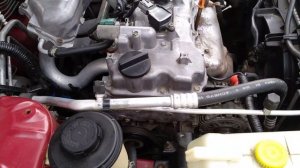 треск нисан альмера