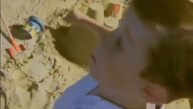 Peter Gabriel - Digging In The Dirt.mp4 смотреть онлайн