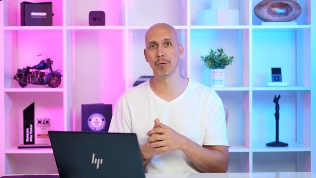 HP Spectre 16 x360 Laptop // Is BIGGER Really Better? смотреть онлайн