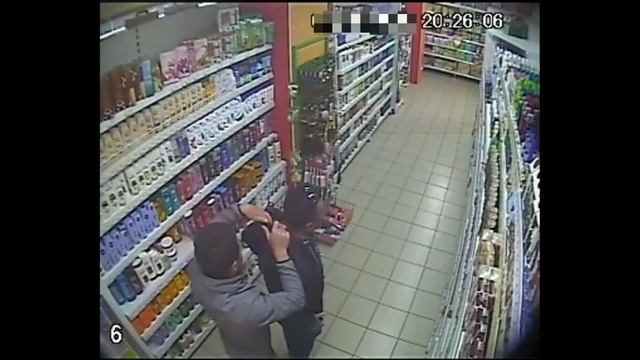 Скрытая камера в торговом зале магазина. Hidden Camera In The Store.