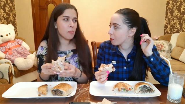 ШАУРМА ПРОТИВ ДОНЕРА/MUKBANG AYKA EMILLY #AykaEmilly смотреть онлайн