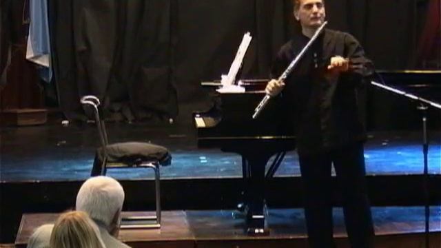 Astor Piazzolla Etude 5th. for solo flute. Claudio Barile: flute смотреть онлайн