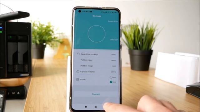 Une caméra de surveillance cachée dans une ampoule смотреть онлайн