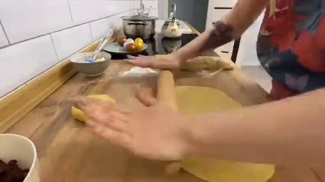 Приготовление кулич краффин, жена готовит смотреть онлайн