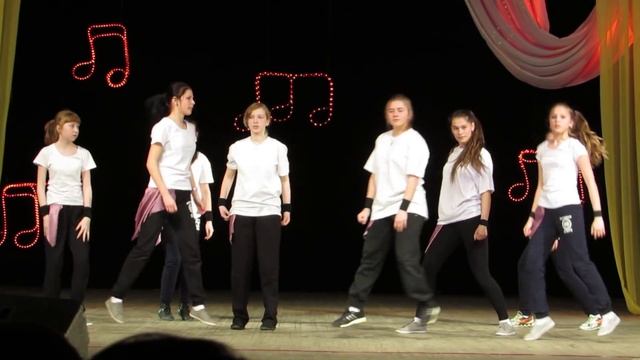 Уличные танцы в ДК смотреть онлайн