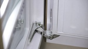 Удобство закрывания встроенного холодильника: петли K от Hettich