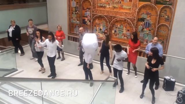 РЖАКА! Кусочек мастер-класса от Дугласа Цунами и зуба :) на выставке в World Trade Center смотреть онлайн