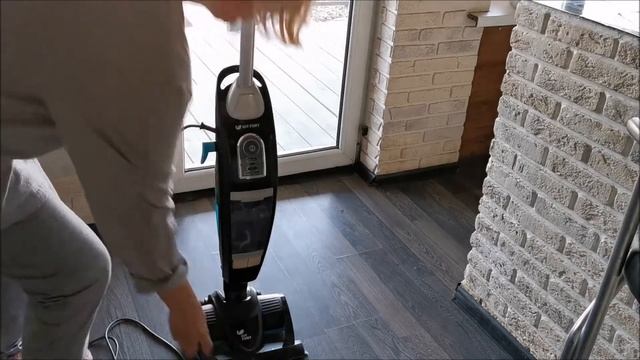 Чем правильно мыть полы. Видео обзор вертикального парового пылесоса "2 в 1" КТ-535 смотреть онлайн