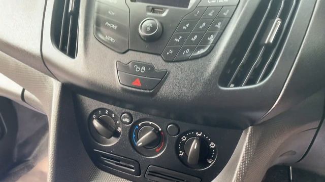 Ford Transit Connect Tdci 100ps 220 Swb L1 & Only 14K смотреть онлайн