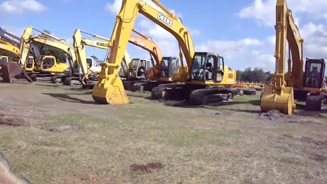 John Deere 230CL Excavator смотреть онлайн
