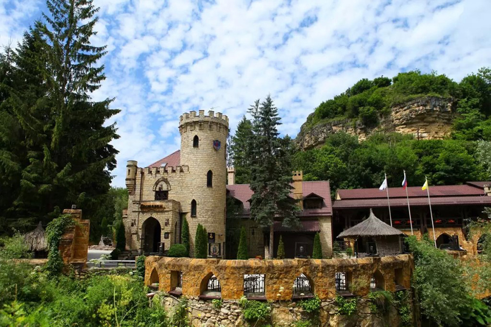 Возвращаемся с Эльбруса. Прогулка по Кисловодску. Замок коварства и любви. смотреть онлайн