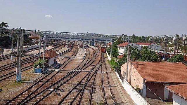 Вид с пешеходного моста на Симферополь пасс. (28 июля 2021 г.) смотреть онлайн