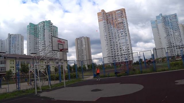 В Первый раз. Баскетбол.Забрасываю трехочковый смотреть онлайн