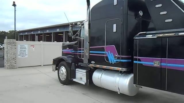 1995 Peterbilt 377 with Challenger CH30 смотреть онлайн