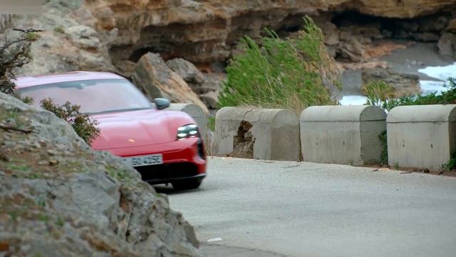 2022 Porsche Taycan GTS Sport Turismo | Sound, Driving (Carmine Red)