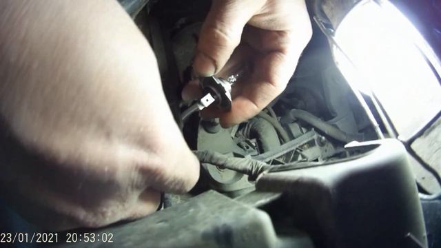 Volkswagen Jetta 1.6-2014г. Замена лампы ближнего света фар смотреть онлайн