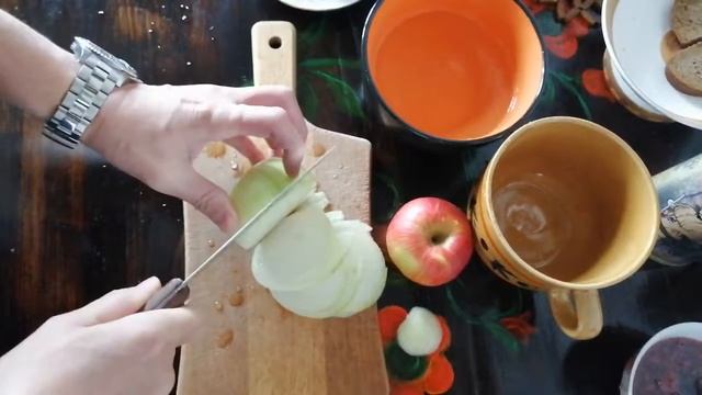 Лайфхак: как "не плакать" при резке лука. смотреть онлайн