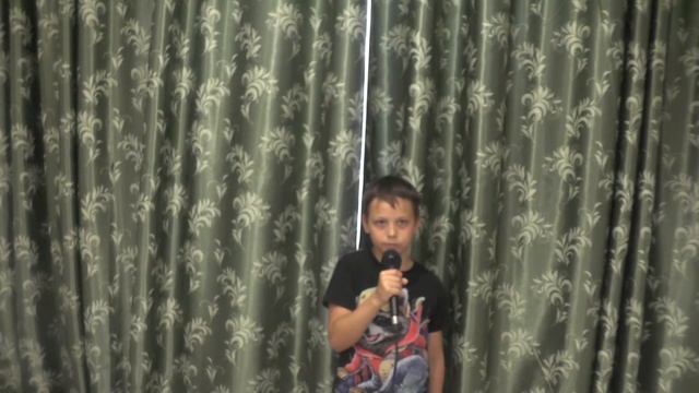 Даня Рожков поет "Дружба крепкая не сломается" смотреть онлайн