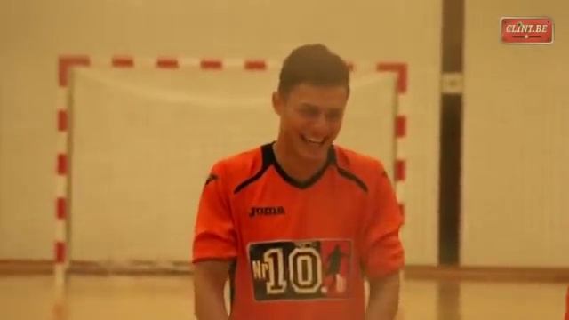 Девушки в трусиках — мишени смотреть онлайн