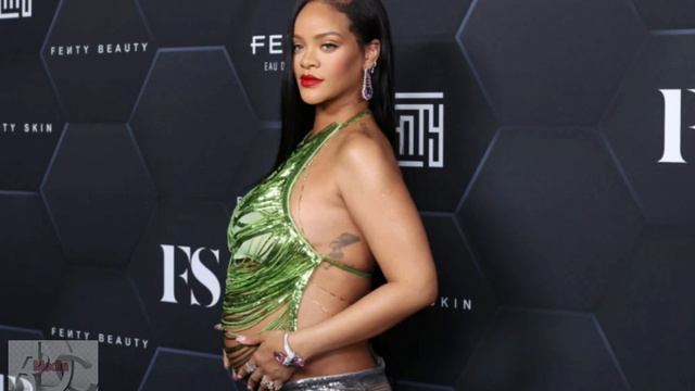 Fans react to Rihanna clothes shopping for unborn baby at Target #rihanna смотреть онлайн