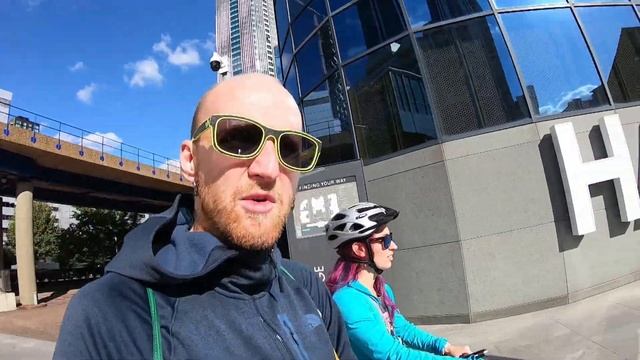 По Лондону на велосипедах. Прогулка по Ист-Энд и Доклэндс | Великобритания смотреть онлайн