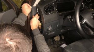 Подключаем видеорегистратор к предохранителю в Tiguan 2