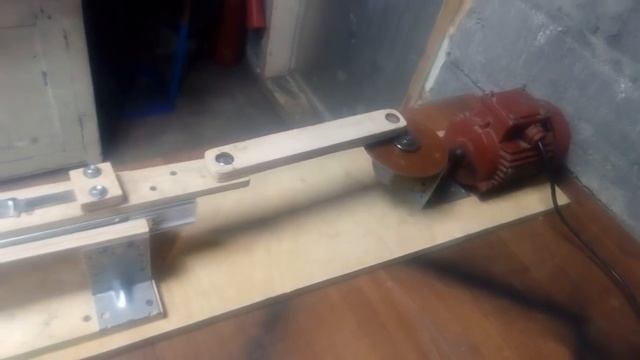 Станок для шлифовки спусков ножей из овна.... смотреть онлайн