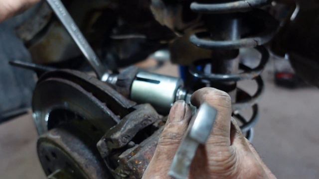 How to Replace Rear Upper Knuckle Bushing SAAB 9-5 1999-2009 смотреть онлайн