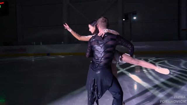 Романтический ужин на льду. Выступление фигуристов. Второй номер смотреть онлайн