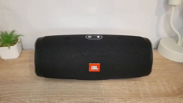 JBL Charge 4 VS Xdobo Storm 1988 смотреть онлайн