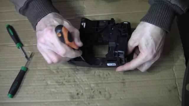 Кронштейн Ford Fusion 2013 - 2018 США Что внутри ? Кронштейн крепления подрулевых переключателей смотреть онлайн