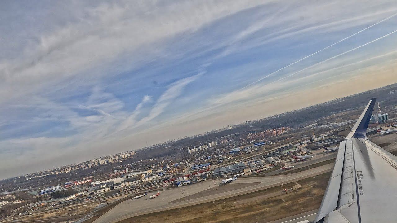 Из Шереметьева на Airbus A320 "Аэрофлота": руление, взлёт, набор высоты. Апрель, 2023 смотреть онлайн