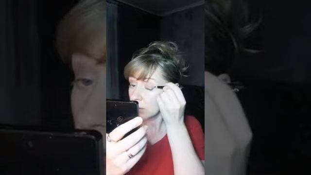 Макияж с тонкостями тяжёлого верхнего века или как нарисовать красивую стрелочку. смотреть онлайн