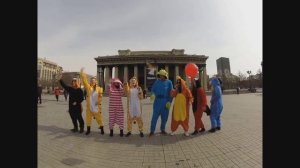 Макарена в Новосибирске - зоопарк танцует / Macarena in Novosibirsk - Zoo dancing