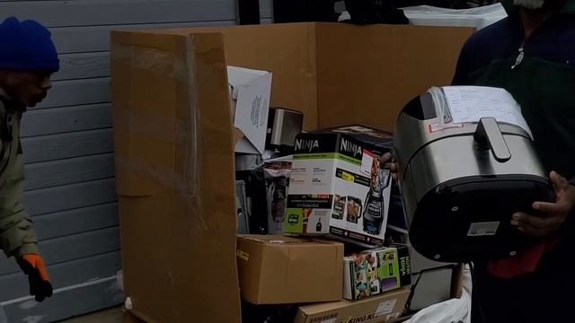 Unboxing Walmart Liquidation Appliances- Dinner is Served! смотреть онлайн