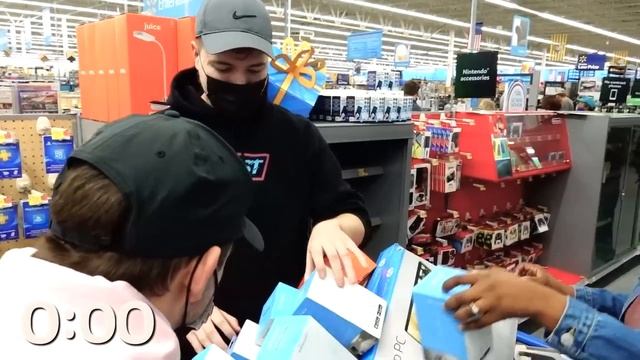 I Gave People $1,000,000 But ONLY 1 Minute To Spend It!.mp4 смотреть онлайн