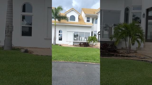 GREAT FIRST IMPRESSIONS and lot's of Curb Appeal from this well landscaped entryway . смотреть онлайн
