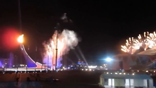 Зажжение олимпийского огня. Олимпиада глазами зрителей! Открытие Олимпиады! смотреть онлайн