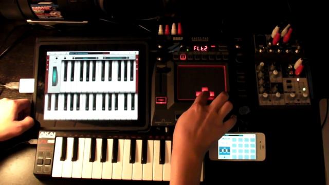 ANI - iPad Live Looping Demo - 2012.10.08 смотреть онлайн