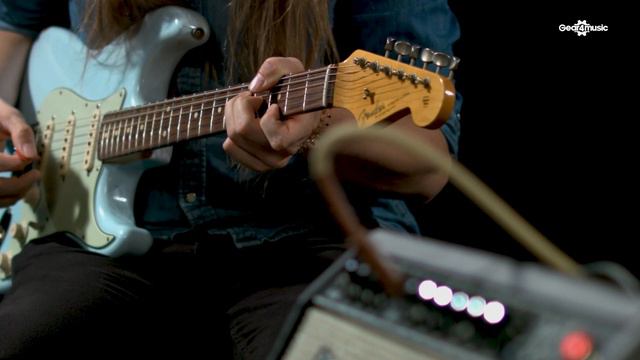 Fender 64 Custom Deluxe Reverb | Gear4music demo смотреть онлайн