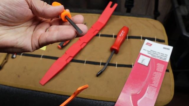 Lisle Trim Tool Pry Bar: Unique design with plenty of features смотреть онлайн