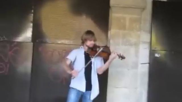 Paris street violinist play Bach Chaconne from Partita No 2 in D смотреть онлайн
